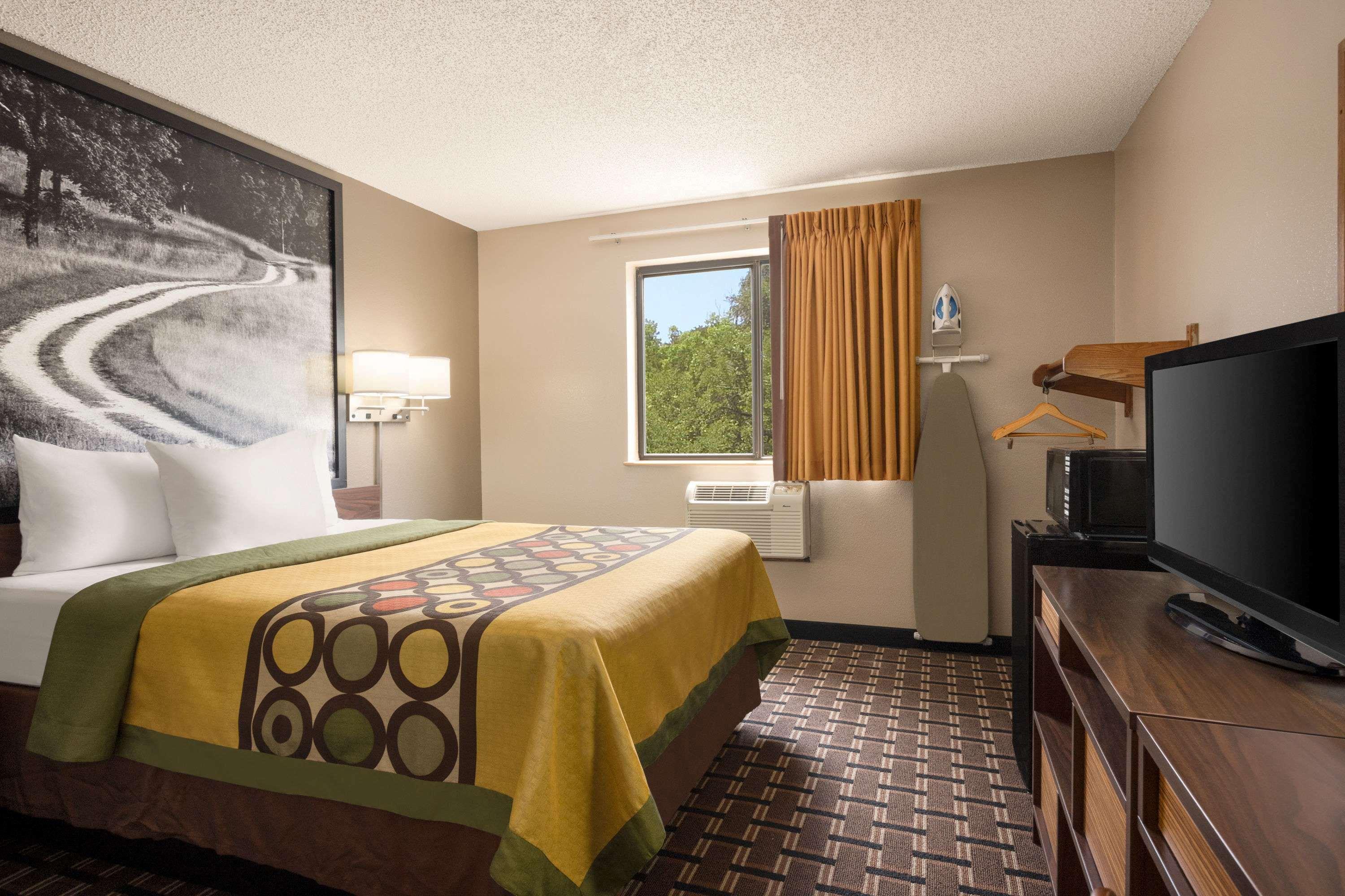 Super 8 By Wyndham Mayfield Extérieur photo
