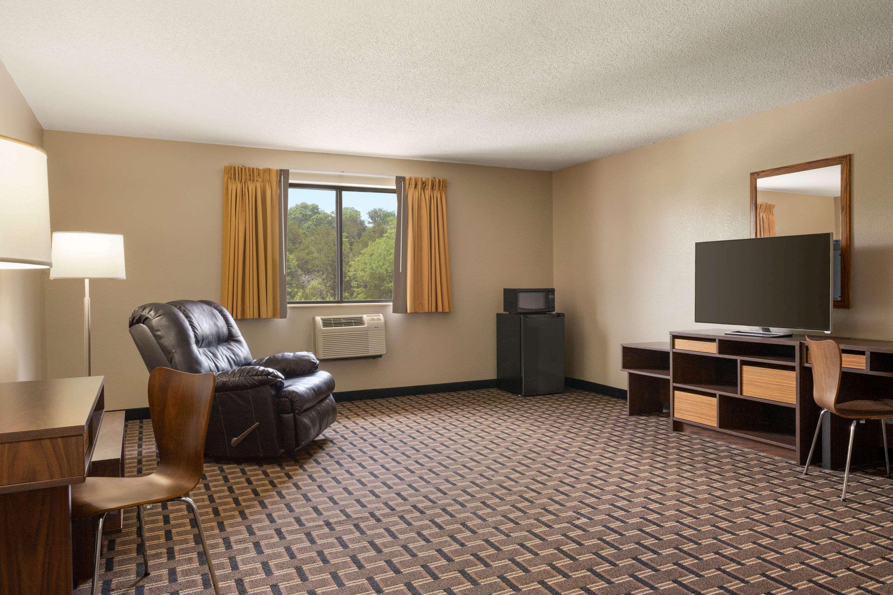 Super 8 By Wyndham Mayfield Extérieur photo