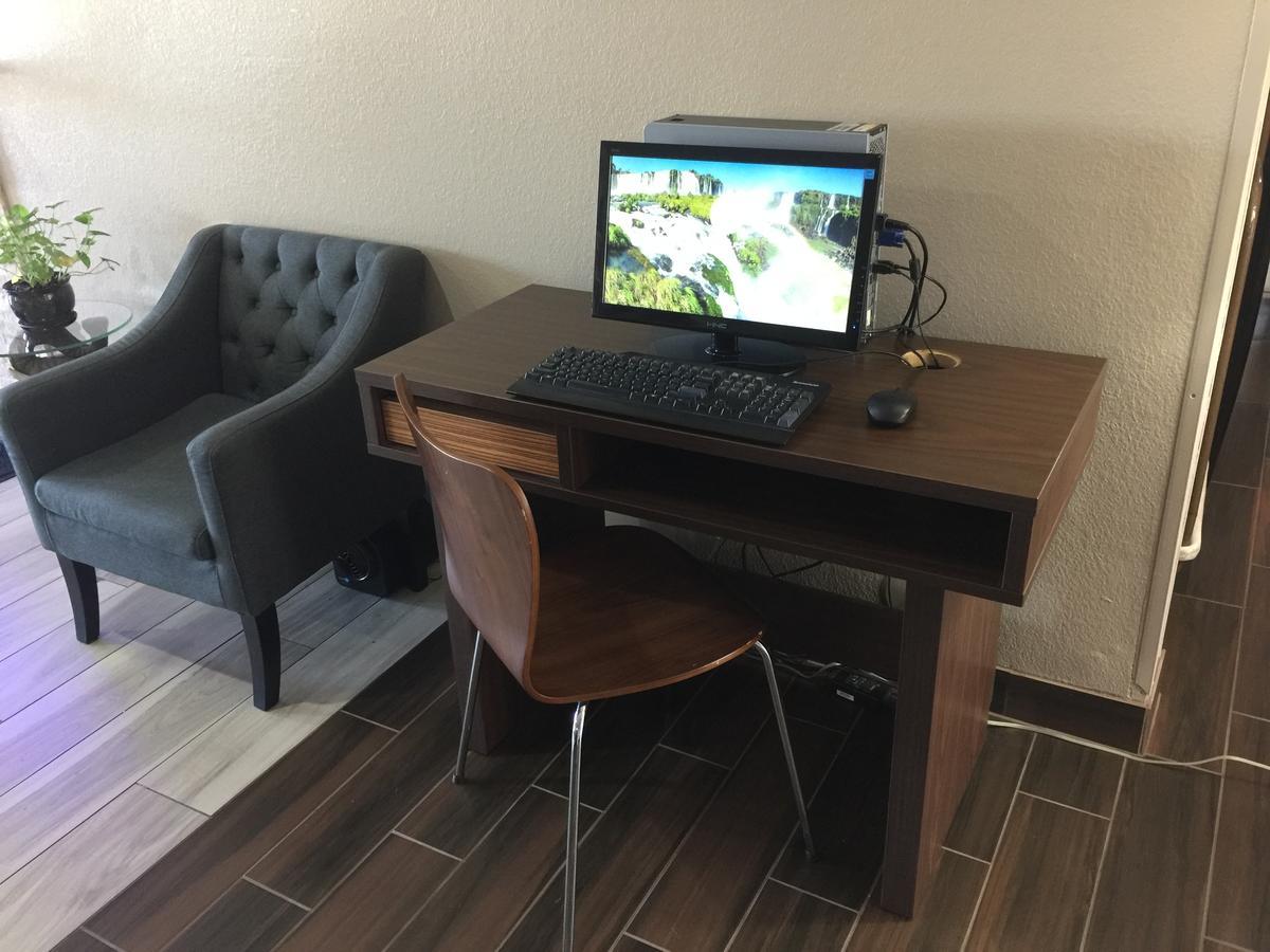 Super 8 By Wyndham Mayfield Extérieur photo