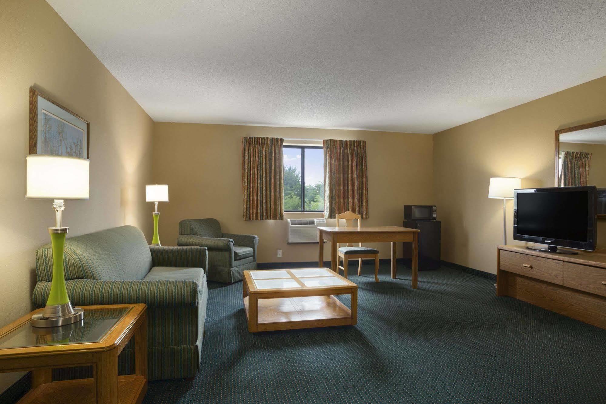 Super 8 By Wyndham Mayfield Extérieur photo