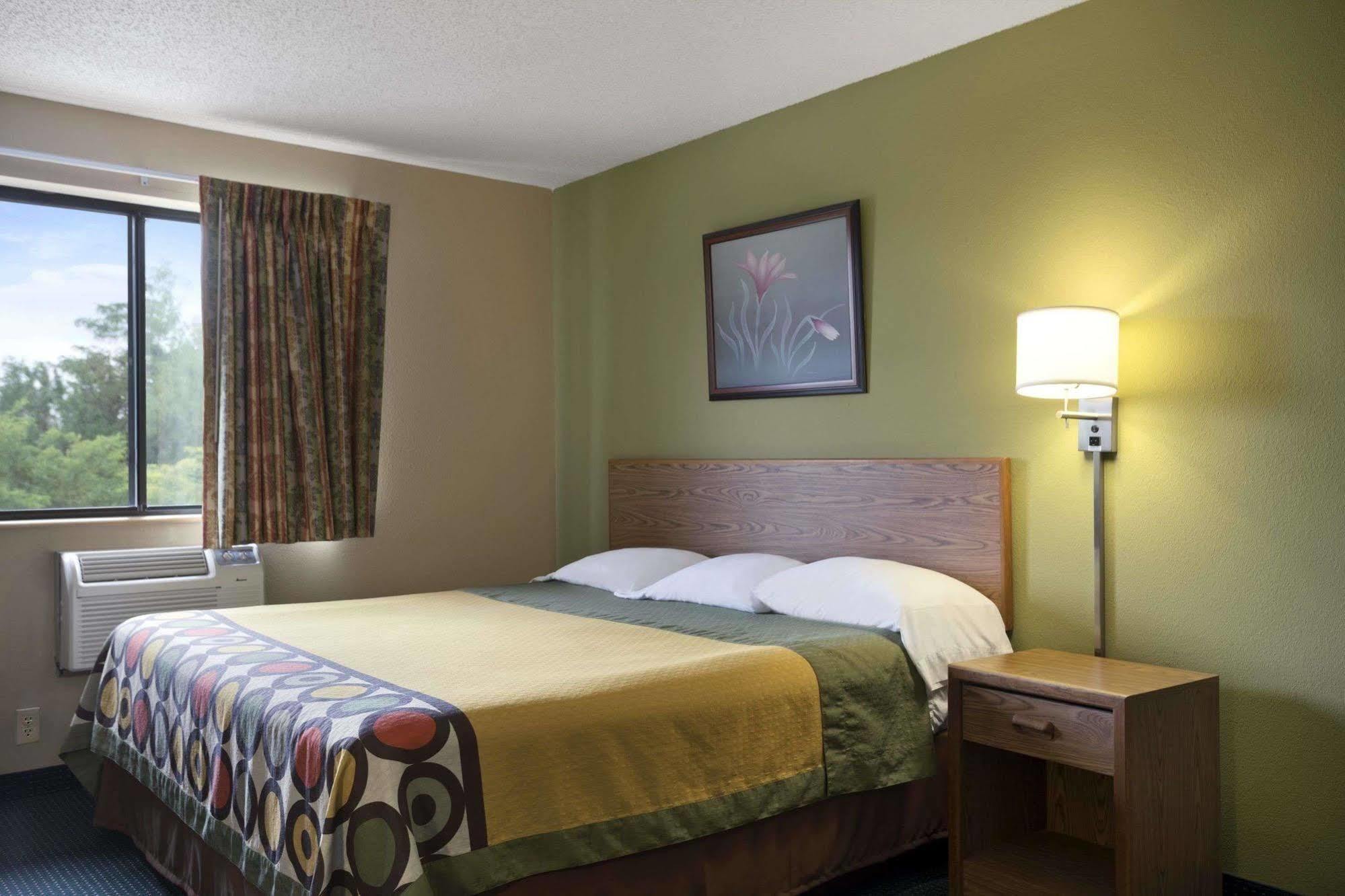 Super 8 By Wyndham Mayfield Extérieur photo