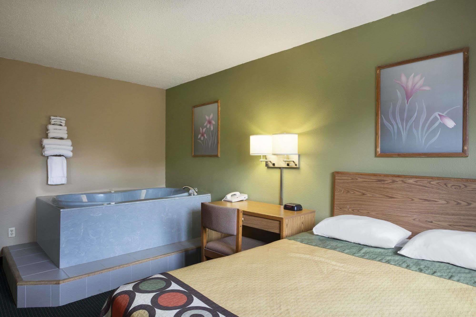 Super 8 By Wyndham Mayfield Extérieur photo